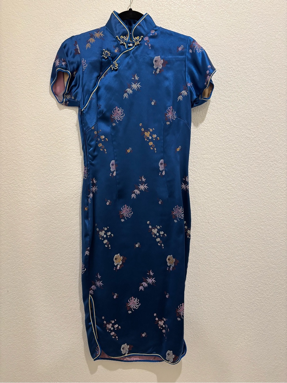 Blue Floral Satin Cheongsam-Style Midi Dress